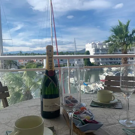 De Dos Con Terraza Y Plaza De Aparcamiento