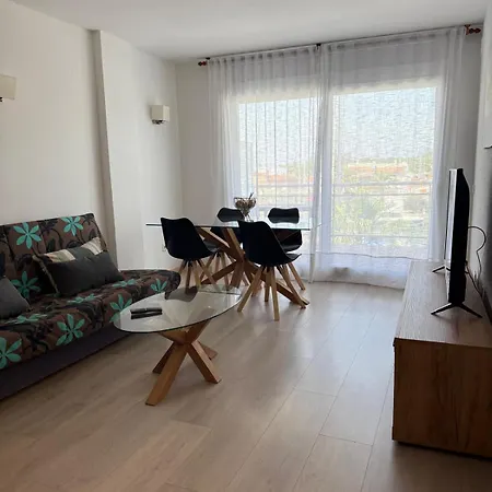 De Dos Con Terraza Y Plaza De Aparcamiento Apartment